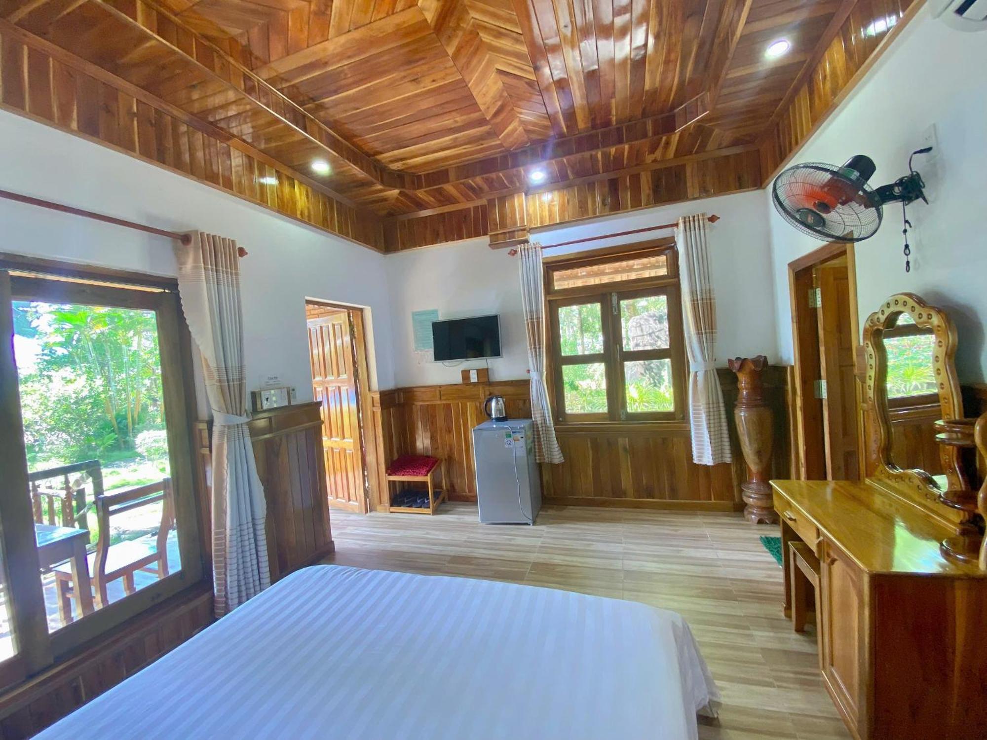 Y Nghia Bungalow Ong Lang Фу Куок Екстериор снимка