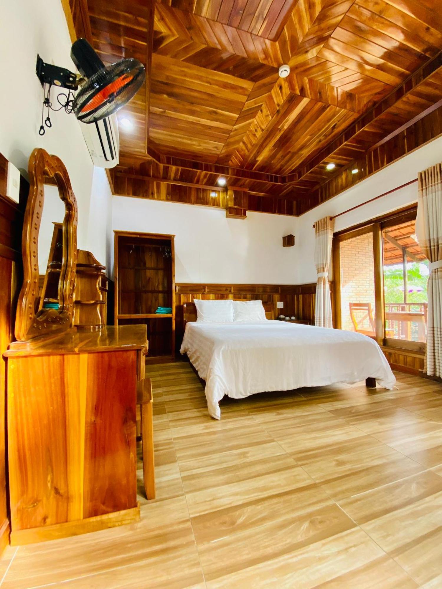 Y Nghia Bungalow Ong Lang Фу Куок Екстериор снимка